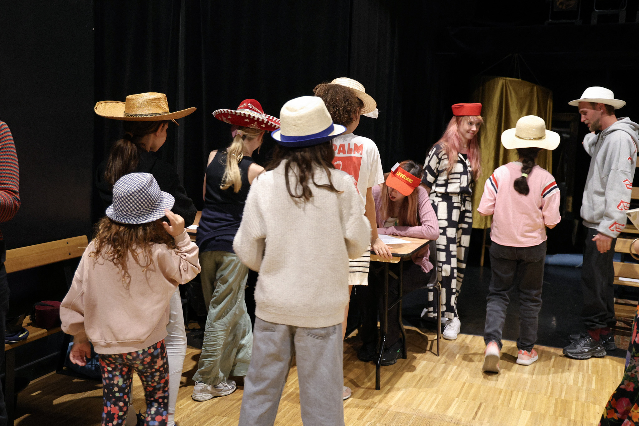 Badaboum Theatre Assemblee enfants 0026